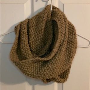 ✨TAN KNIT SCARF ✨
